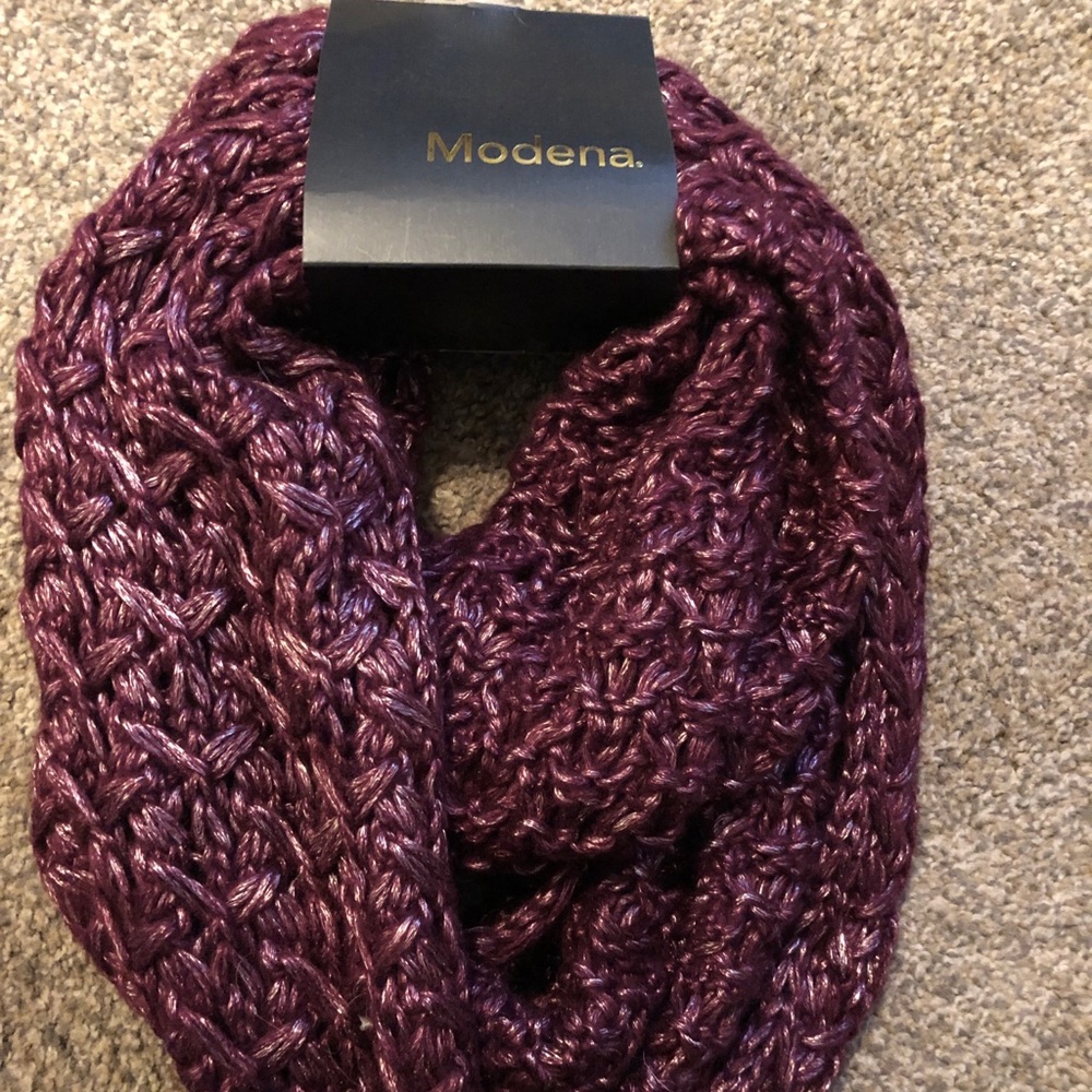 Modena Scarf